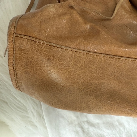 BALENCIAGA CITY BAG, MEDIUM, TAN - Picture 6 of 13